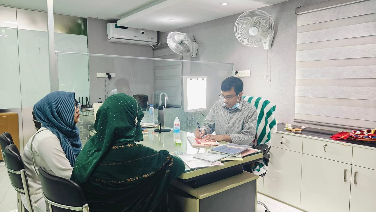Consultation & Prescription at Islamia Dental Surgery